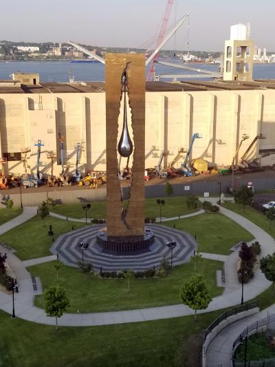 Tear_Drop_Memorial_from_a_Cruise_Ship.jpg